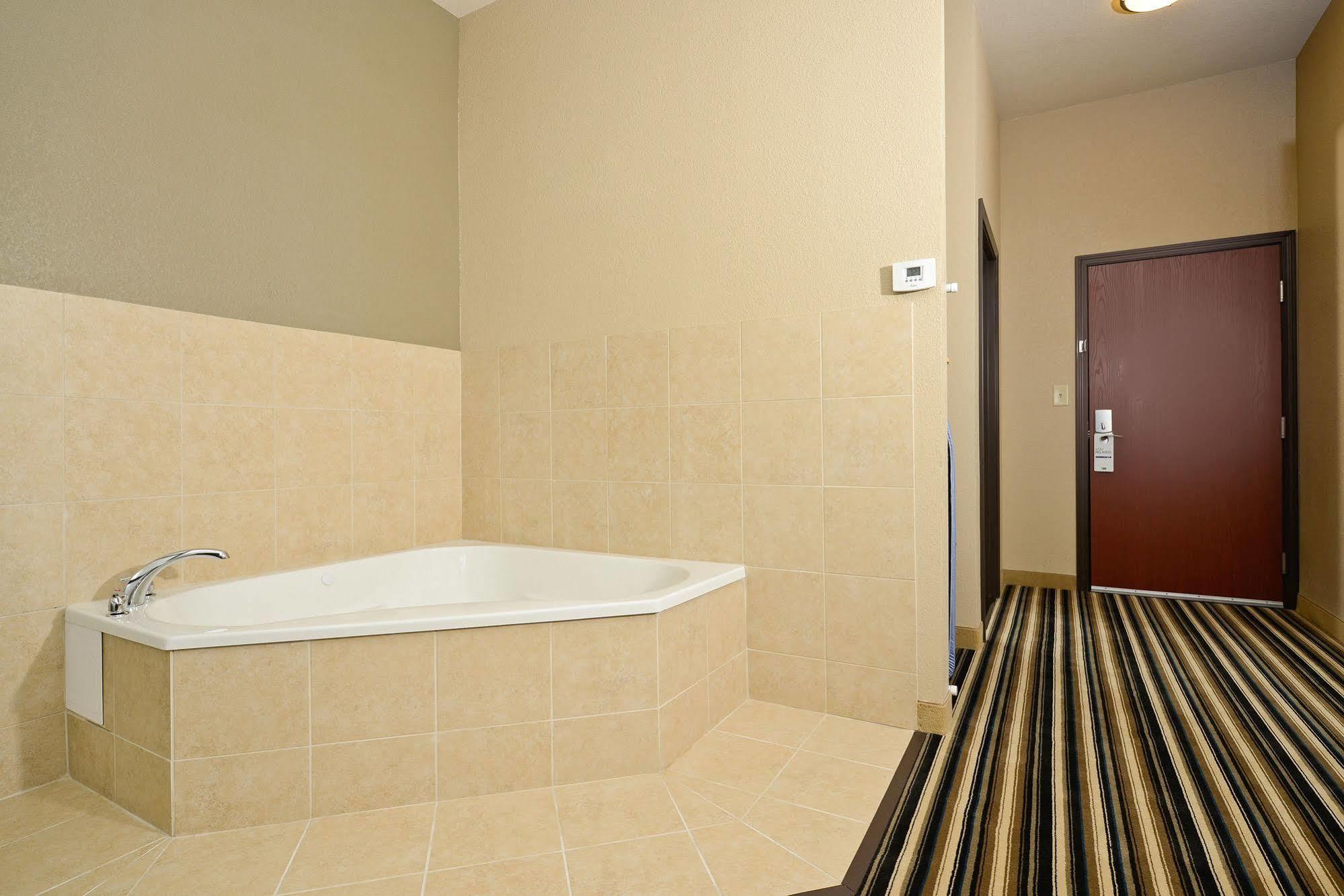Holiday Inn Express & Suites Forrest City By Ihg Экстерьер фото